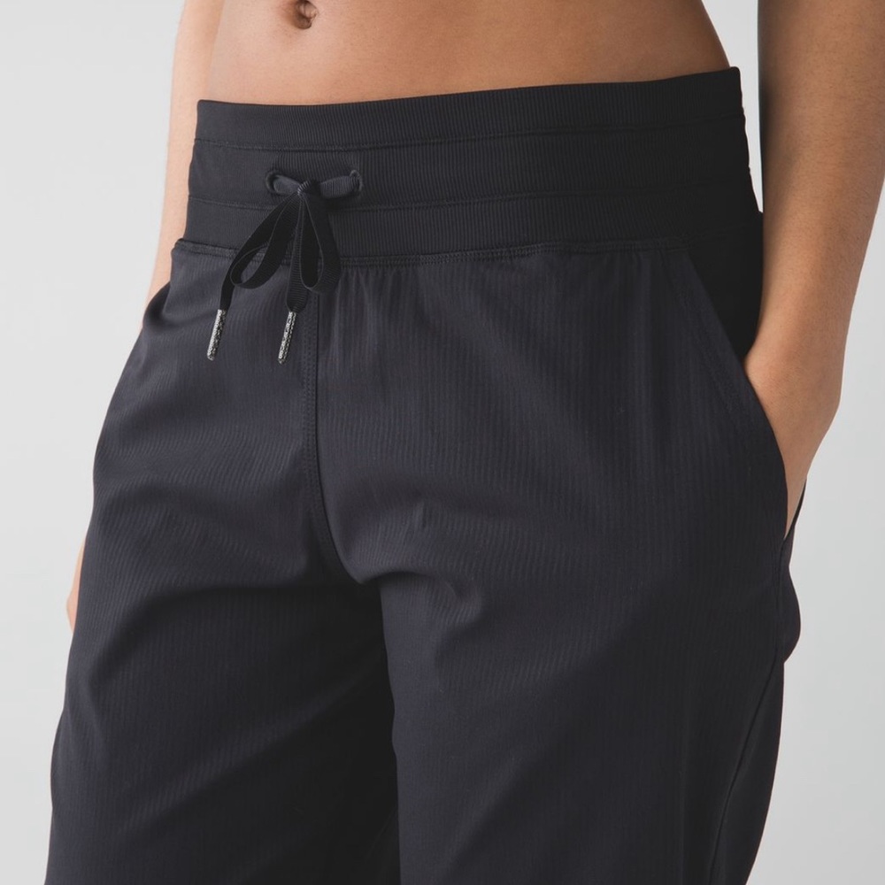 Lululemon studio dance crops size 6
